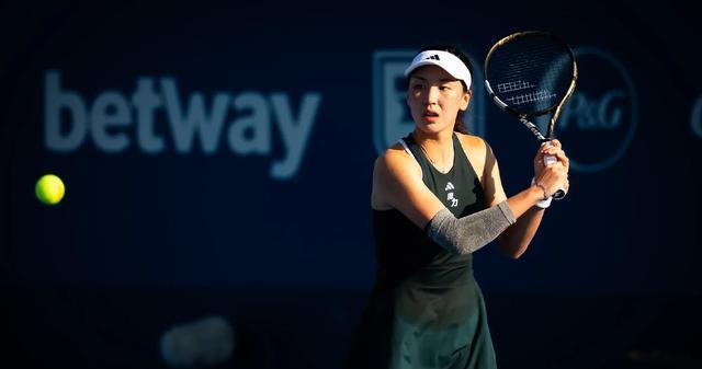 王欣瑜只拿, 任何双误, AA