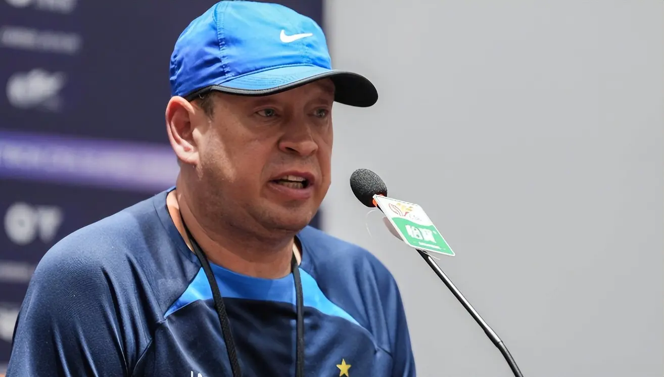 不难发现, 其职业生涯, 上海申花正