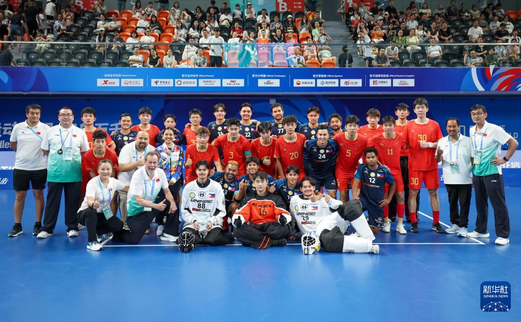 教练在赛后, alt 教练在赛后, alt