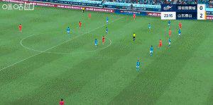 带球摆脱李, 埃杜