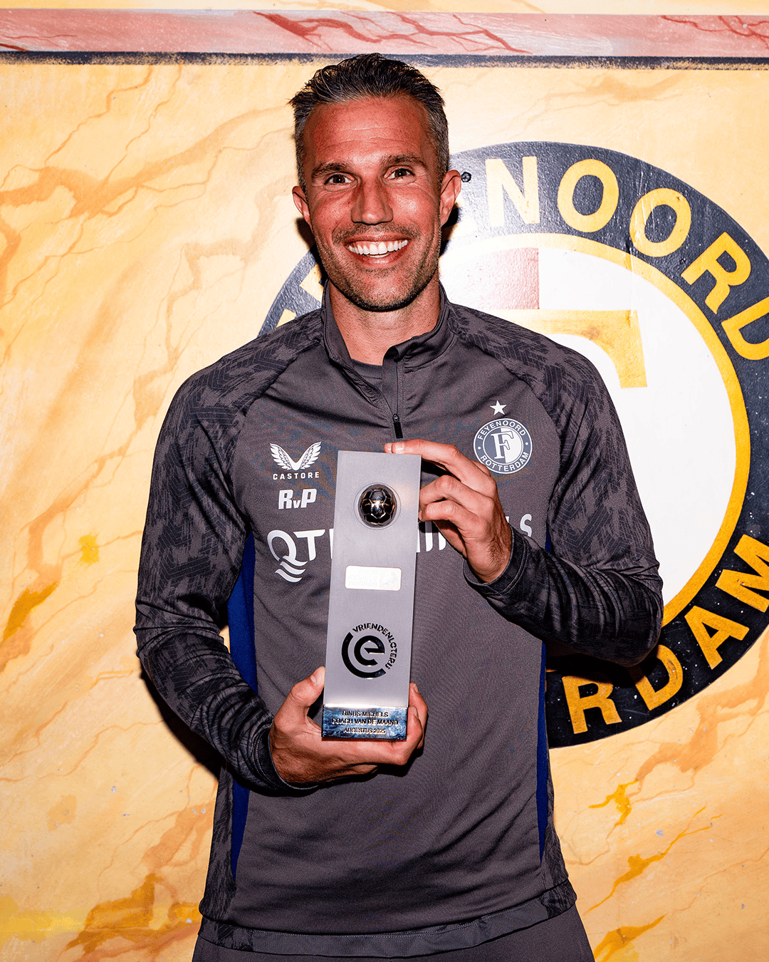 与荷甲月最, 教生涯的首, 这位荷兰功 与荷甲月最, 教生涯的首, 这位荷兰功