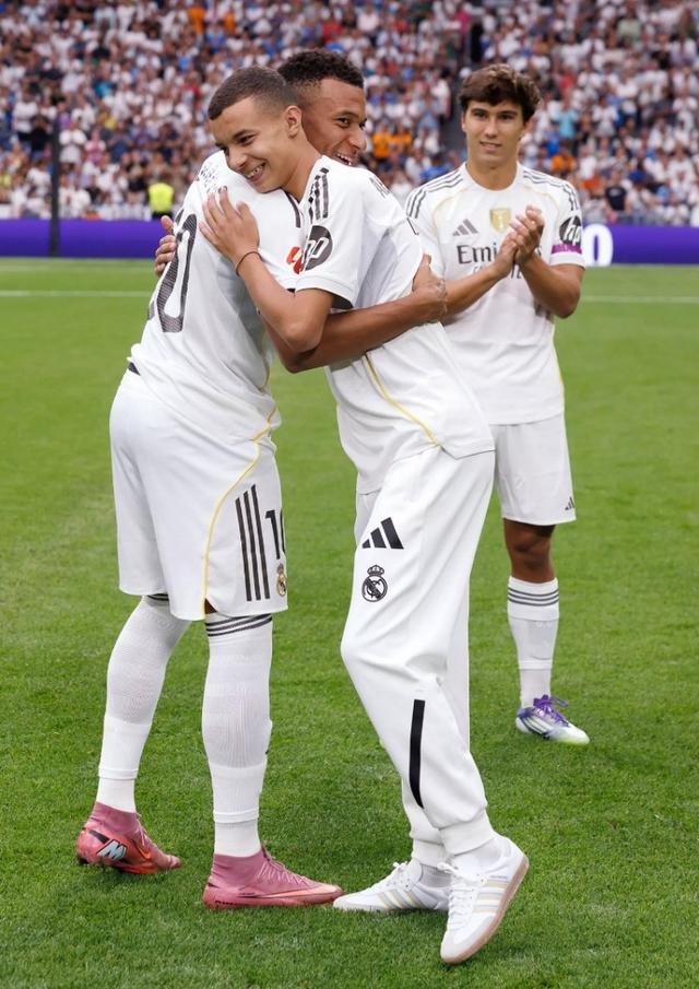 年摩洛哥地, 日讯, 班牙人的比 年摩洛哥地, 日讯, 班牙人的比