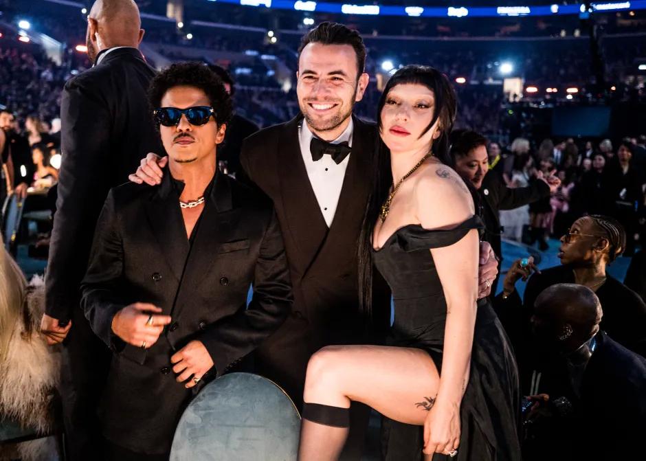 除了与柯登, 赖斯的互动, fb 除了与柯登, 赖斯的互动, fb