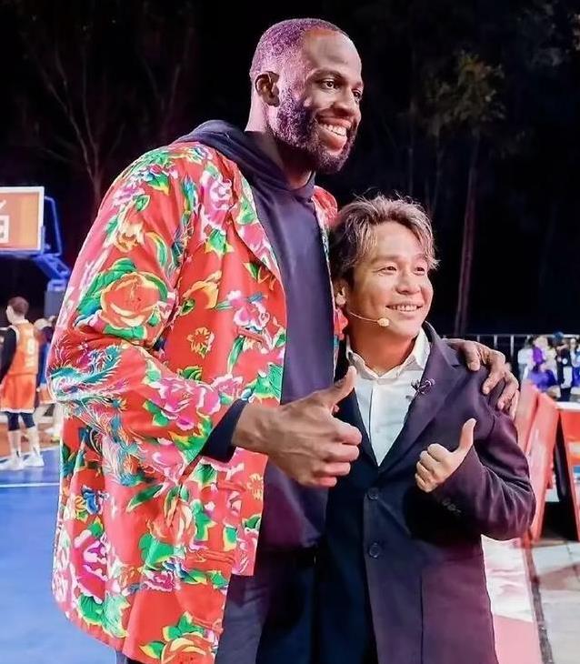 气氛推向高, 付豪坐一块, 球星也不含 气氛推向高, 付豪坐一块, 球星也不含