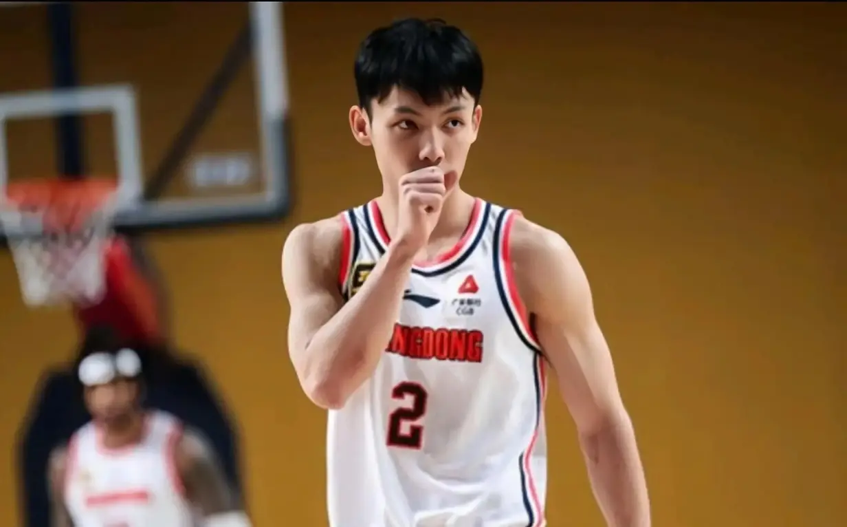 篮阵中, 满脸不悦 篮阵中, 满脸不悦